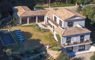 Contemporary villa with a pool and a beautiful plot in La Croix-Valmer, Côte d'Azur, France for 5,900,000 €