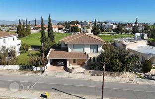 4-bedroom cottage 450 m² in Nicosia for 480,000 €