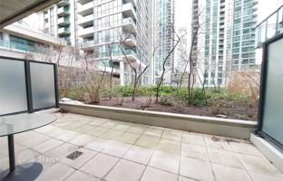 2-bedroom apartment in Bay Street for C$988,000