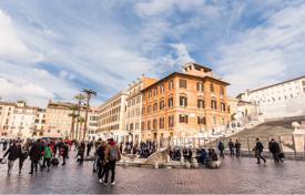 Magnificent 4 bedroom apartment at the Spanish Steps at the intersection with via del babuino, with an exclusive view of Piazza Spagna for £2,630 per week