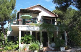 Townhome – Sausset-les-Pins, Bouches-du-Rhône, Provence - Alpes - Cote d'Azur, France for 990,000 € Townhome – Sausset-les-Pins, Bouches-du-Rhône, Provence - Alpes - Cote d'Azur, France for 990,000 €