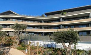 New three-bedroom apartment with a garage in Fabron, Nice, Cote d'Azur, France for 1,050,000 €