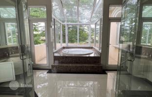 6-bedroom cottage in Lat Phrao for $4,325,000