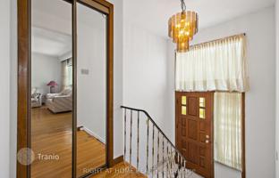 9-bedroom townhouse in North York for 811,000 €