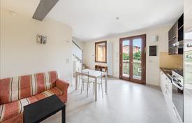 Duplex apartment with a garden and a parking space in the heart of Sirmoine, Italy for 370,000 €