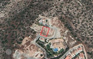 Land plot 1,042 m² in Pareklisia for 1,042,000 €