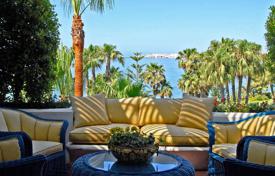 Penthouse apartment, situated on the 1st line beach and located in the most popular area of Marbella for 6,500 € per week Penthouse apartment, situated on the 1st line beach and located in the most popular area of Marbella for 6,500 € per week