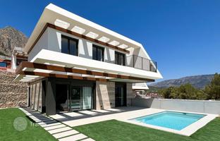 4-bedroom villa 259 m² in Polop for 939,000 €