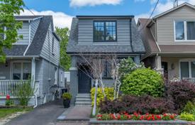 Townhome – East York, Toronto, Ontario,  Canada for C$1,264,000