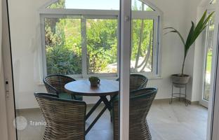 5-bedroom cottage 550 m² in Tsada for 4,200,000 €