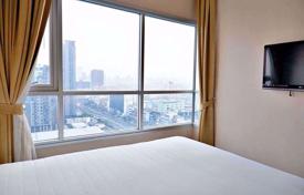 2 bed Condo in Life Ratchadapisek Huai Khwang District for $135,000