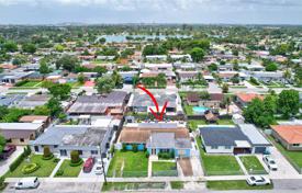 Townhome – Hialeah, Florida, USA for $849,000