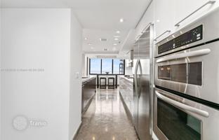 2-bedroom apartments in condo 197 m² in Miami for $1,395,000