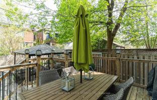 9-bedroom house in Old Toronto for C$1,935,000