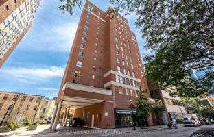 6-bedroom apartment in Lombard Street for C$976,000