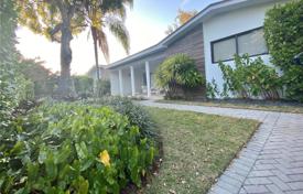 Townhome – Miami, Florida, USA for $2,175,000