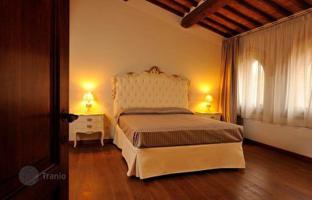 7-bedroom villa 550 m² in Tuoro Sul Trasimeno for 1,490,000 €