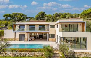 Stylish three-level villa with a pool in Mougins, Côte d'Azur, France for 2,980,000 €