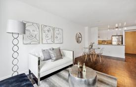 Apartment – Queens Quay West, Old Toronto, Toronto,  Ontario,   Canada for C$744,000