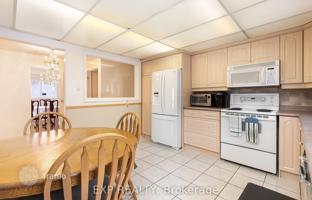 8-bedroom house in Scarborough for C$1,312,000