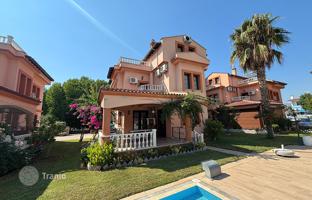5-bedroom villa 225 m² in Foça for 29,574,000 TRY