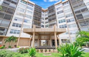 2-bedroom apartments in condo 104 m² in Pembroke Pines for $259,000