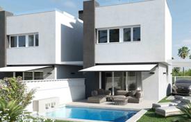 New townhouses with swimming pools in Pilar de la Horadada, Alicante, Spain for 365,000 €