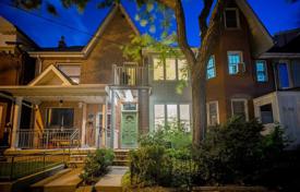 Terraced house – York, Toronto, Ontario,  Canada for C$1,285,000
