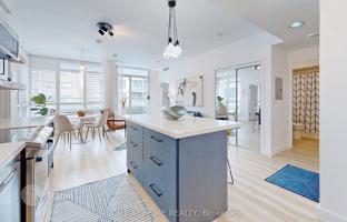 5-bedroom apartment in Kingston Road for C$1,114,000