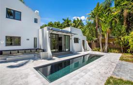 Cozy villa with a pool and a patio, Miami, USA for $1,485,000