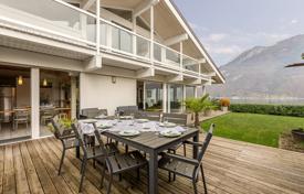 Detached house – Haute-Savoie, Auvergne-Rhône-Alpes, France for 6,700 € per week