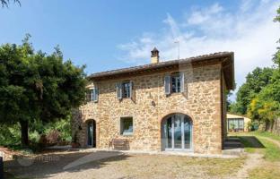 4-bedroom villa 272 m² in Monte San Savino for 780,000 €