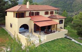 Spacious furnished villa with a large plot in the Peloponnese, Greece for 270,000 €