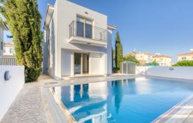 Detached villas for sale in Cyprus for 375,000 €