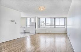 Apartment – Queens Quay West, Old Toronto, Toronto,  Ontario,   Canada for C$881,000