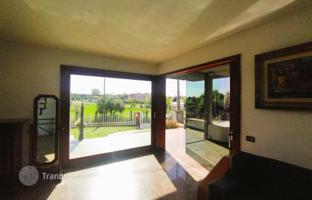 14-room villa 319 m² in Camaiore for 695,000 €
