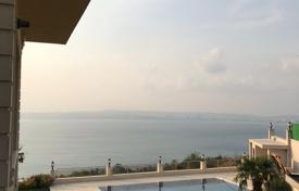 Huge seafront villa in Istanbul on Marmara Sea coast, with a swimming pool, big garden, covered parking, on a plot of 2200 m² for $5,243,000