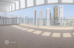 5-bedroom penthouse 200 m² in Bat Yam for $4,261,000
