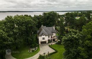 7-room villa 384 m² in Northern District (Riga) for 990,000 €