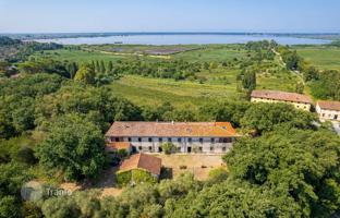 10-bedroom villa in Lucca for 1,050,000 €