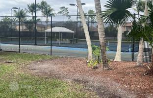 5-bedroom house 297 m² in Royal Palm Beach for $560,000
