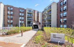 5-bedroom apartment in North York for C$830,000