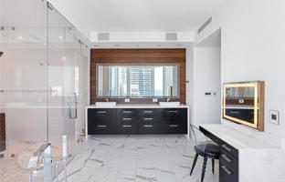 3-bedroom apartments in condo 217 m² in Miami Beach for $4,300,000