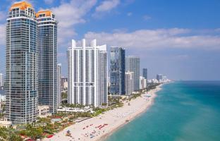 4-bedroom apartments in condo 352 m² in Collins Avenue for $7,995,000