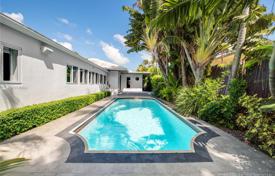 Comfortable villa with a backyard, a pool and a relaxation area, Miami Beach, USA for $2,500,000
