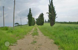 Land plot in Monte San Savino for 2,000,000 €
