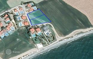 Land plot 2,820 m² in Mazotos for 570,000 €