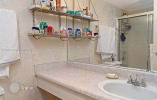 2-bedroom apartments in condo 138 m² in Sunny Isles Beach for $519,000