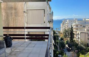 Three-bedroom apartment for renovation with a parking and a sea view in Athens, Attica, Greece for 400,000 €
