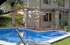 Two-storey villa 1 km from the beach, Forte dei Marmi, Tuscany, Italy. Price on request